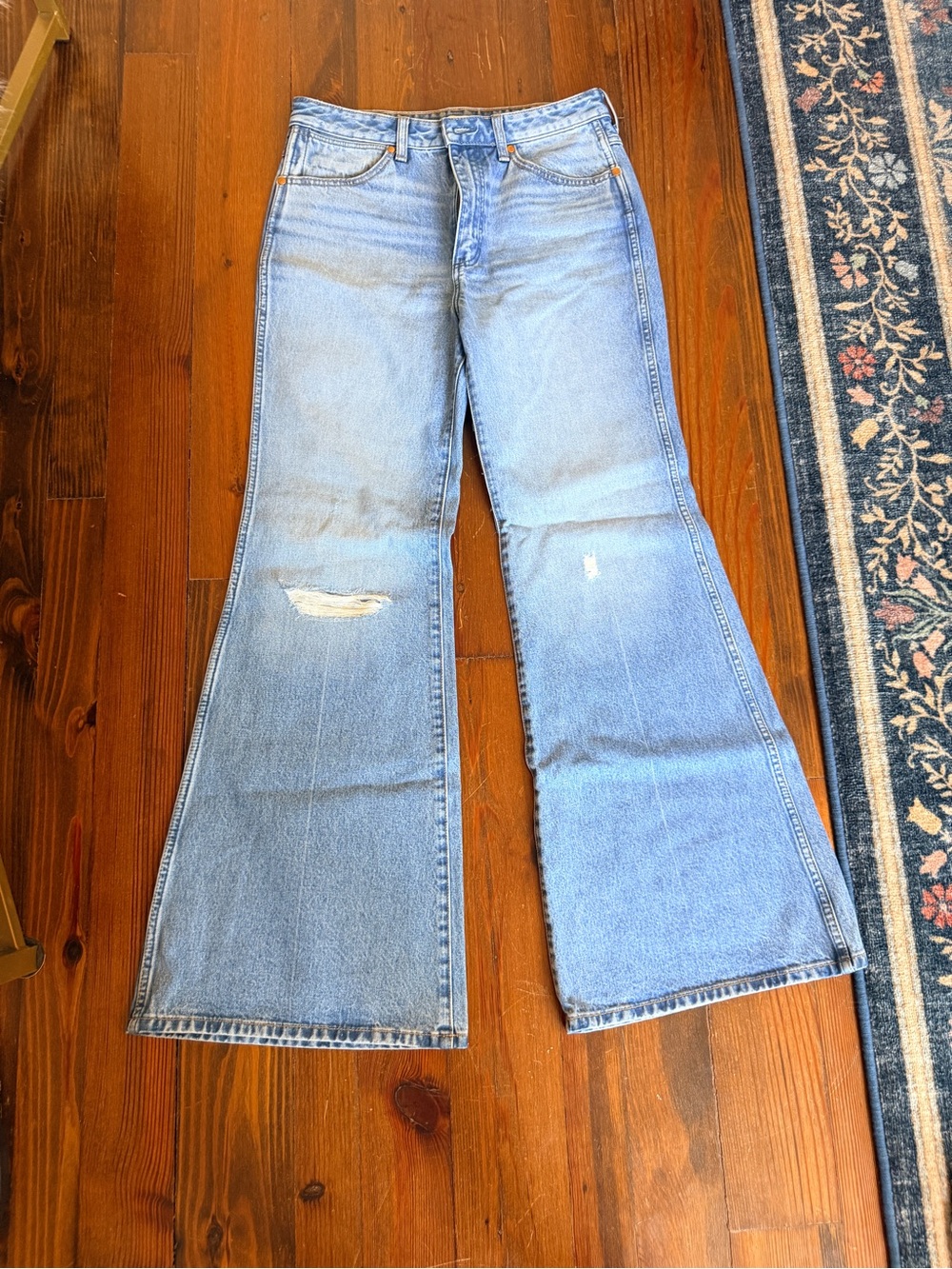 NWT Wrangler Wanderer 622 High Rise Flare - 29 / 32